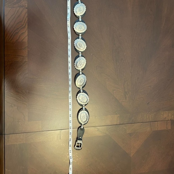 SOLD!!!Vintage Collectible Silver Large Oval Concho Belt. RARE 33” - Picture 7 of 7